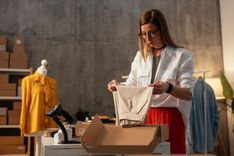 Solving Complex Product Variant Feeds for Apparel and Fashion E-commerce